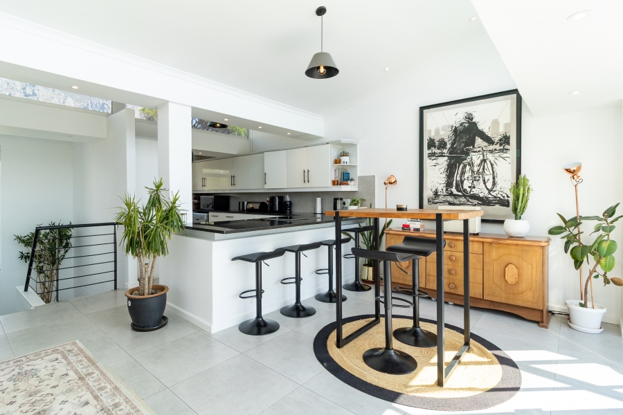 To Let 3 Bedroom Property for Rent in Vredehoek Western Cape